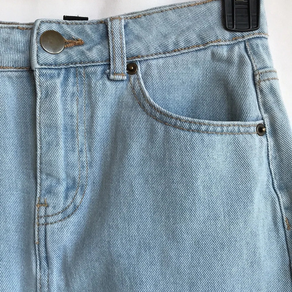 Forever 21 light wash denim skirt, size S - Picture 3 of 11